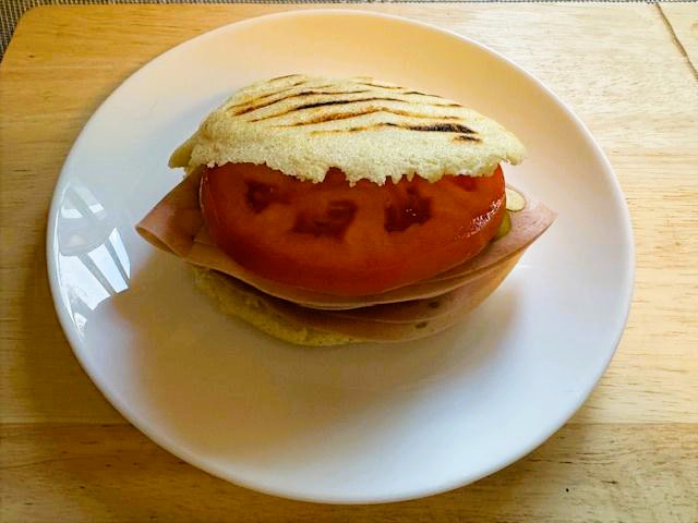 Arepa con mortadela boloñesa en Venezuela