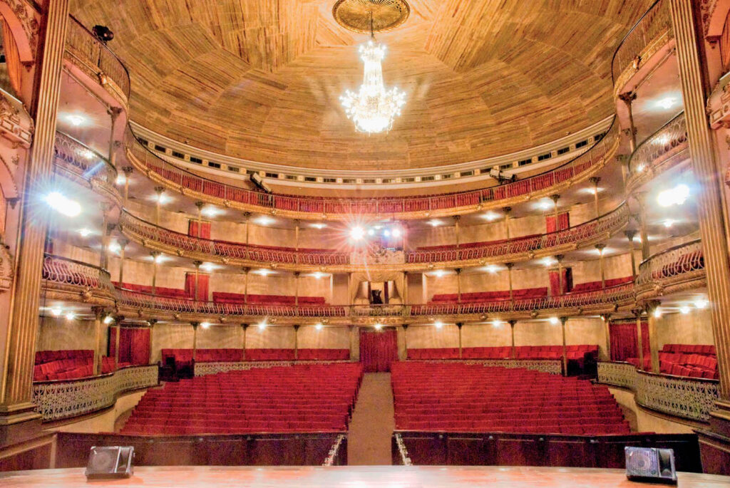 Teatro Municipal de Caracas historia teatro en Venezuela
