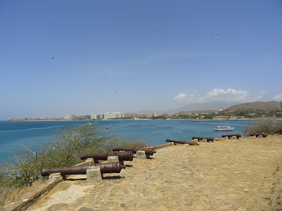Descubre los 5 lugares históricos que puedes visitar en Margarita