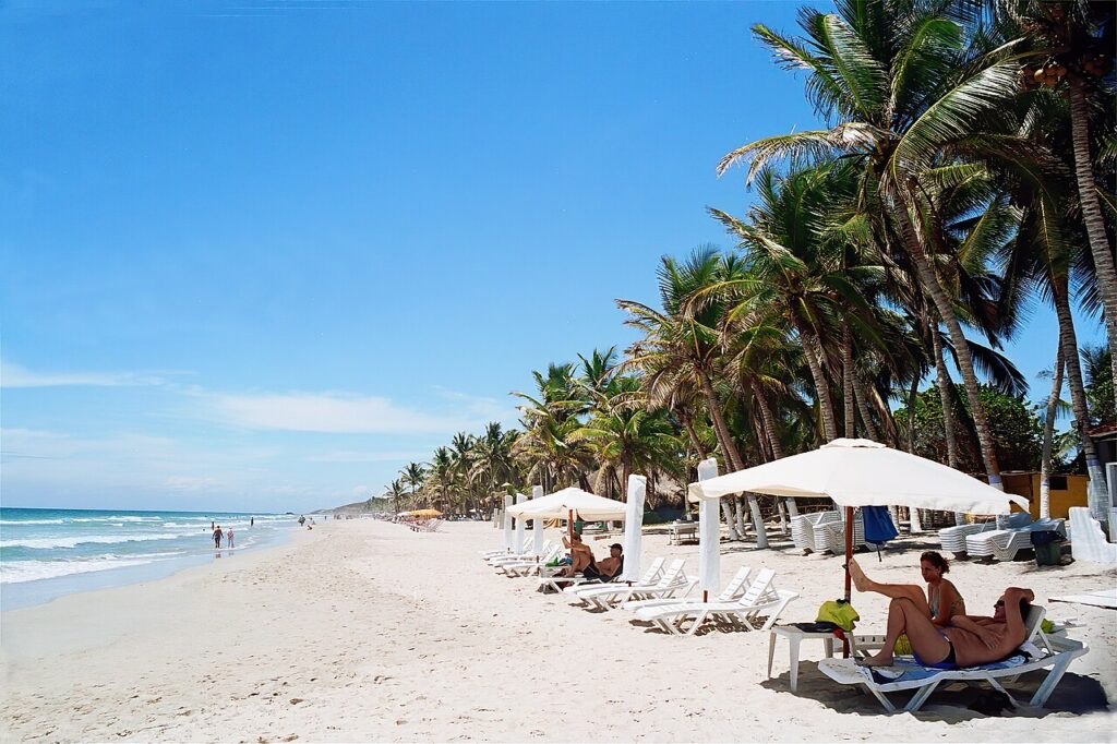 Playa El Agua en Margarita, una de las playas más famosas de Venezuela.