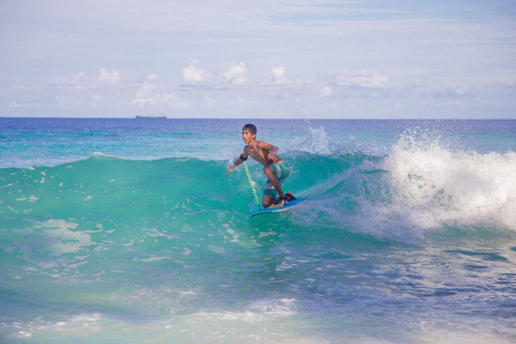 Oleaje en Playa Parguito, uno de los principales destinos para practicar surf en Margarita.