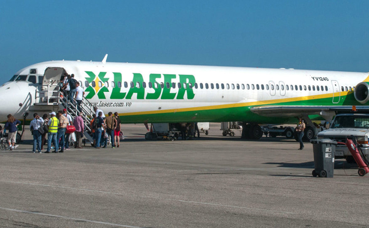 Avión de Laser Airlines operando desde el Aeropuerto Internacional Libertador de Maracay durante la contingencia aérea en Venezuela en 2026